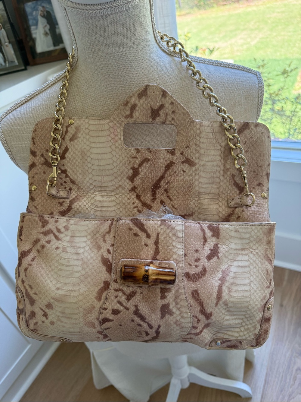 Elaine Turner Python Embossed Clutch w/ Bamboo Clasp & Chain Strap - Picture 5 of 12